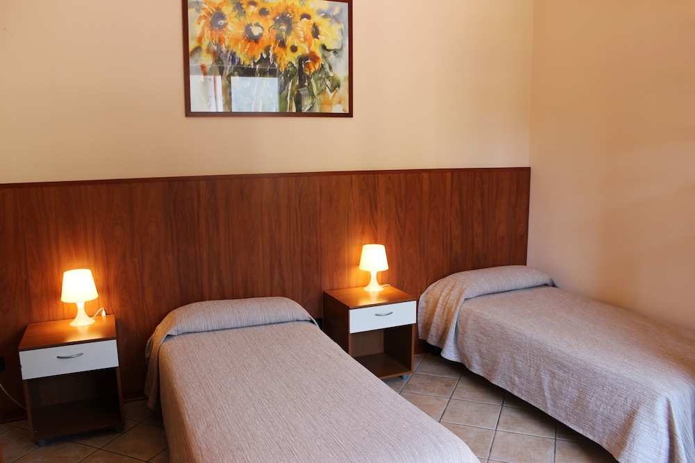 Suite - Photo 2