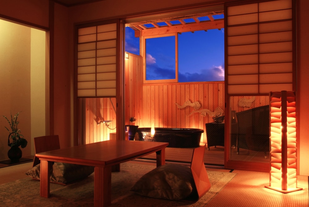 Japanese-style room with Private Bathroom photo 3