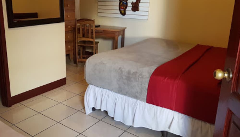 Twin Room - Photo 2