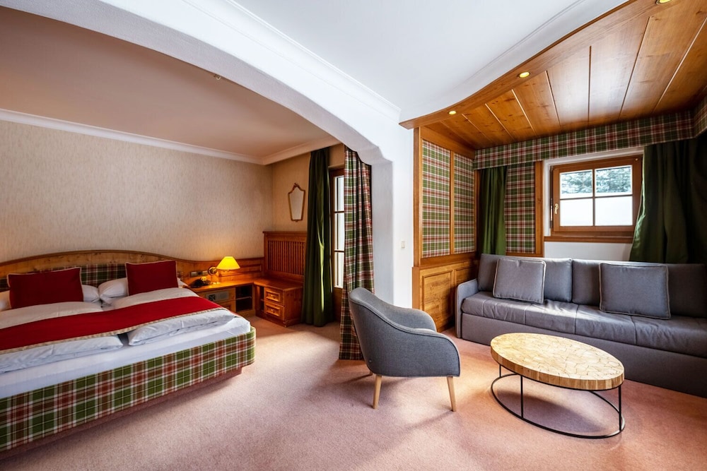 Deluxe Triple Room, 1 Double Bed with Sofa bed, Balcony photo 1