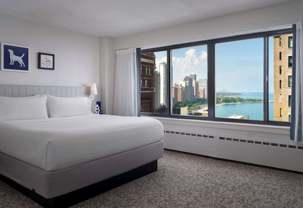 Superior Suite, 1 King Bed with Sofa bed, Lake View