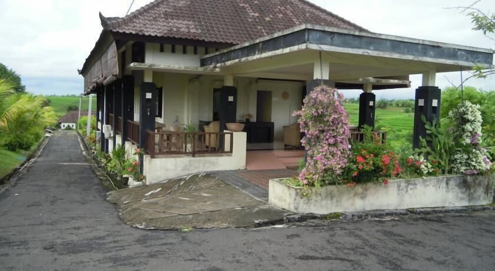 Villa C photo 2