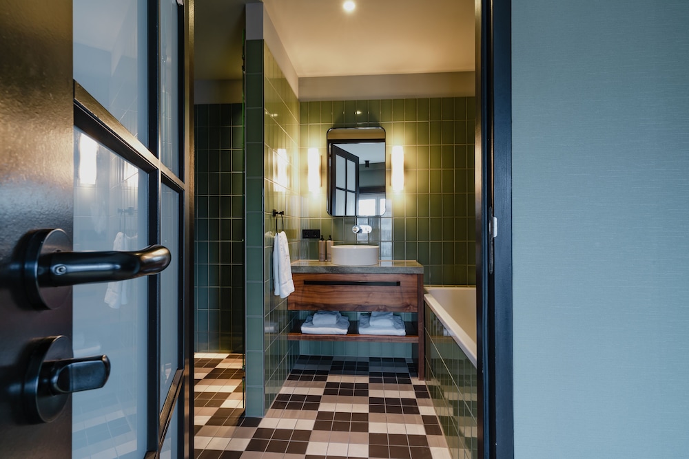 Grand Double Room thumbnail 5