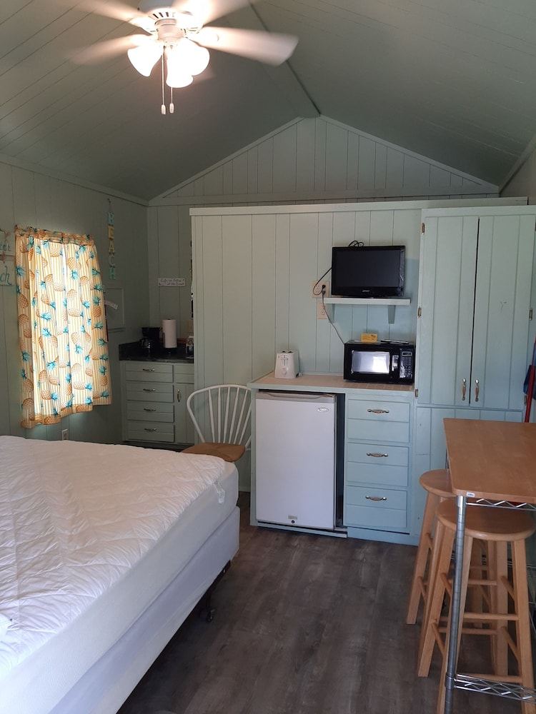 Standard Cabin, 1 Queen Bed