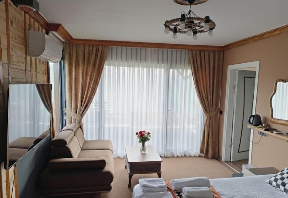 Panoramic Room