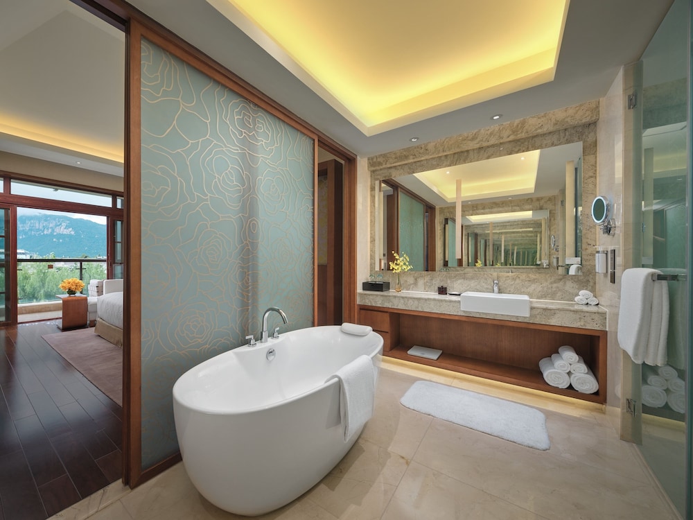 Suite, 1 Bedroom, Balcony, Garden View