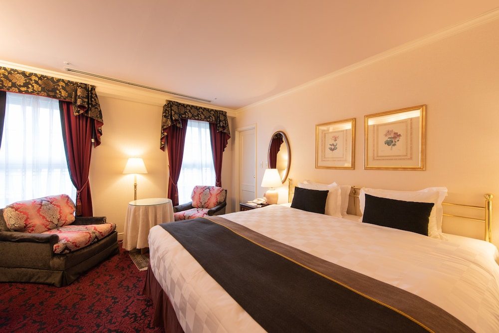 Standard Room, 1 King Bed, Non Smoking (World Finest Breakfast) photo 3