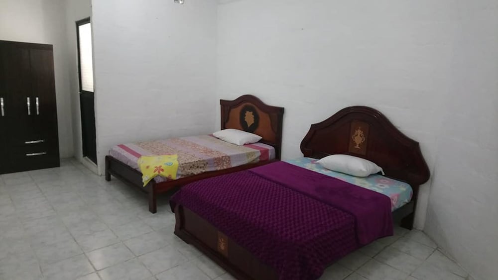 Family Room, 1 Bedroom (3 Beds) photo 2