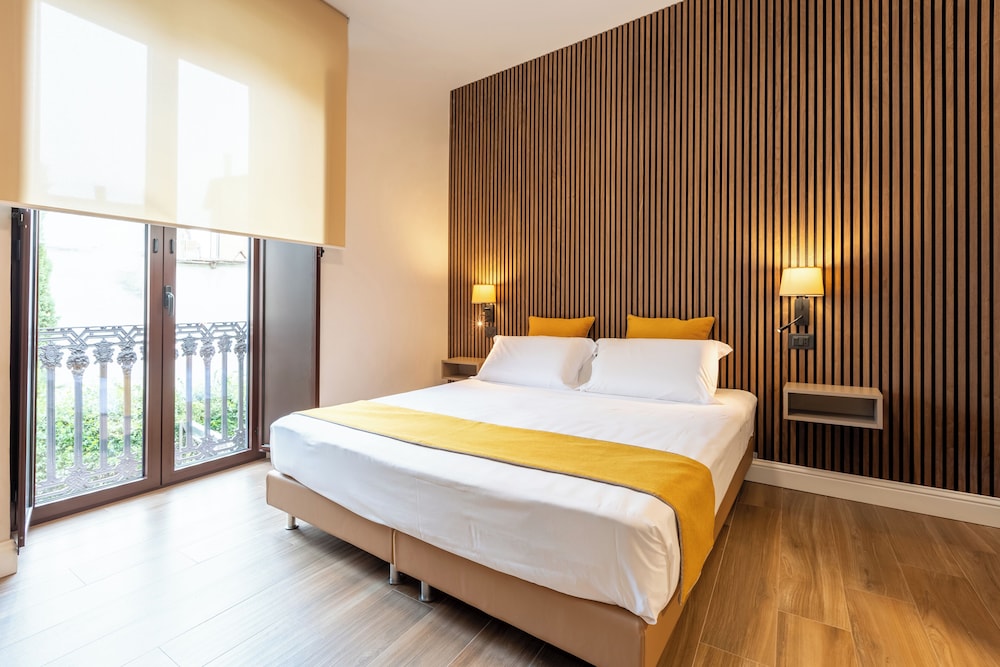 Comfort Double or Twin Room, Non Smoking, Courtyard View
