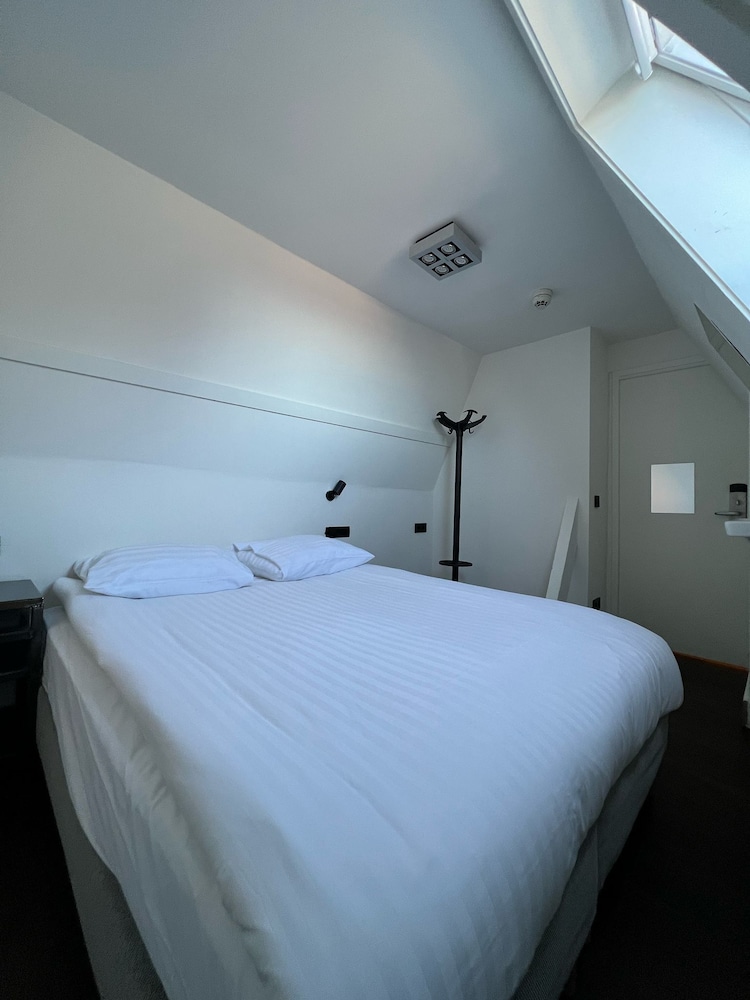 Basic Double Room photo 2