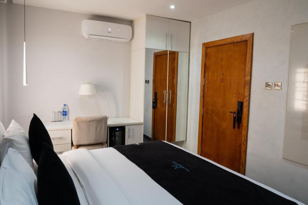Basic Room, Balcony, City View photo 3