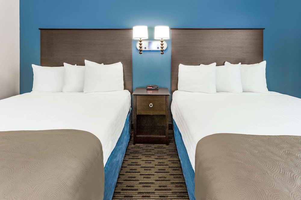 Room, 2 Queen Beds, Non Smoking - Photo 3