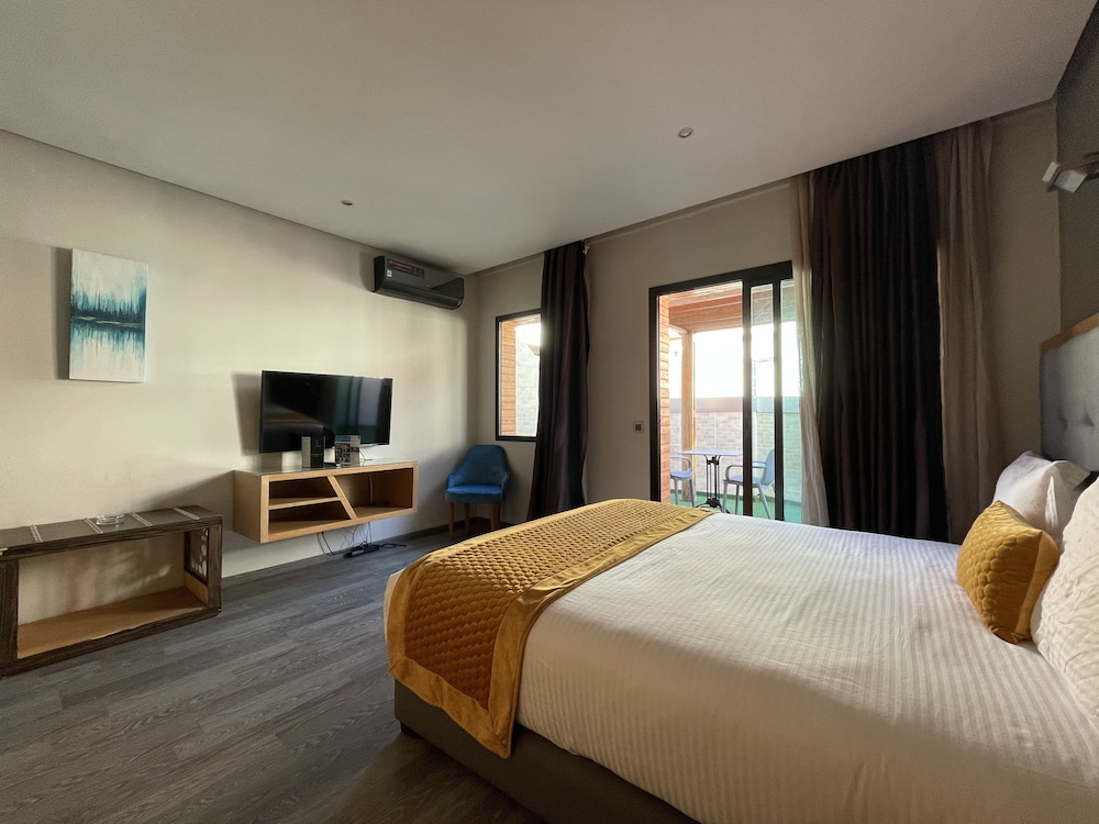 Premium Double Room Single Use, 1 Double Bed photo 3