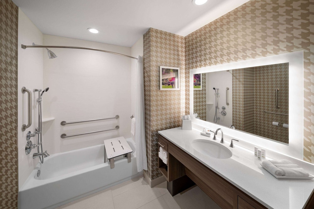Studio Suite, 2 Queen Beds, Mobility Accessible, Non Smoking (Bathtub w/ Grab Bars) photo 3