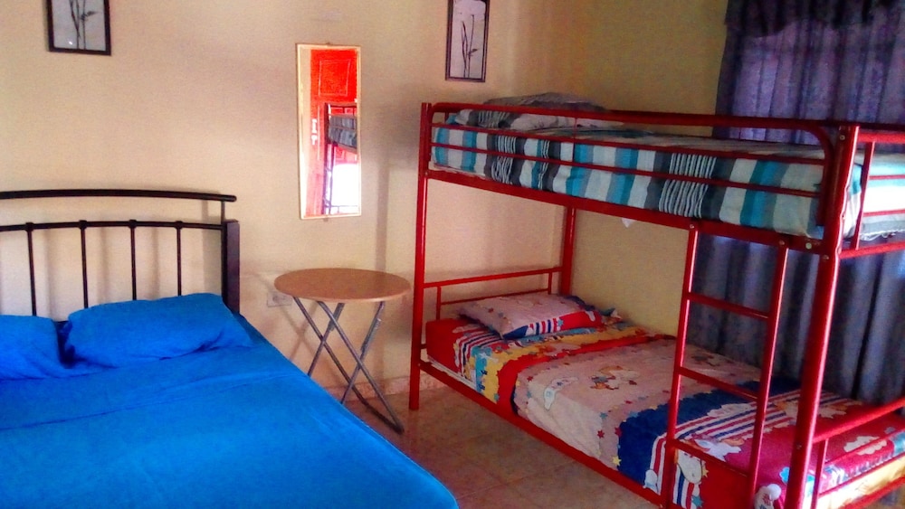 Family Room, Multiple Beds, Non Smoking photo 1