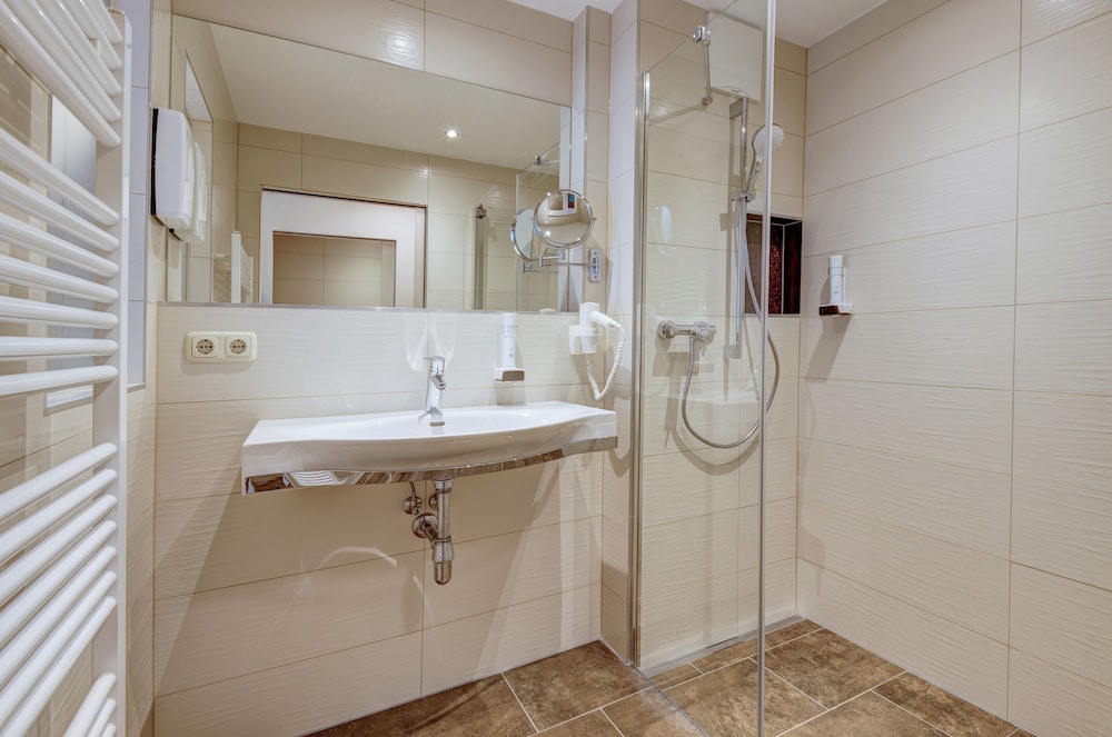 Double Room, 1 Bedroom, Balcony, Lakeside photo 3