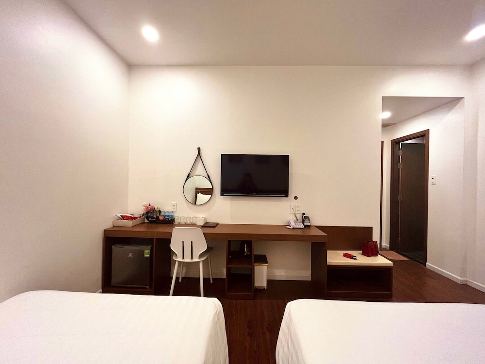 Superior Quadruple Room - Photo 10