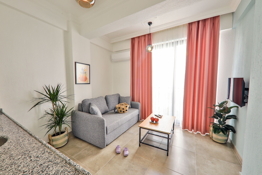 Basic Condo, 1 Bedroom