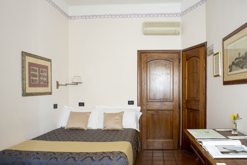 Standard Room, 1 Large Twin Bed photo 3