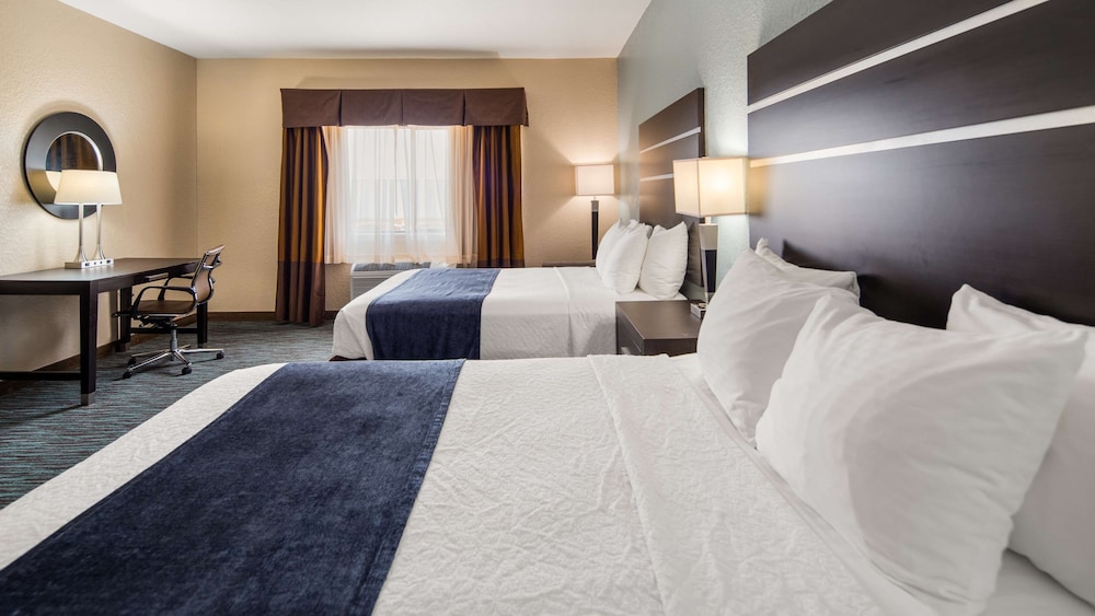 Standard Room, 2 Queen Beds, Non Smoking, Refrigerator & Microwave