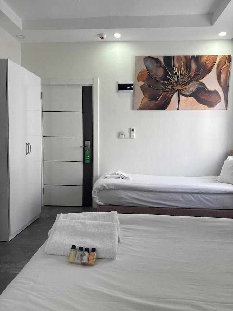 Standard Triple Room (without balcony) - Photo 1