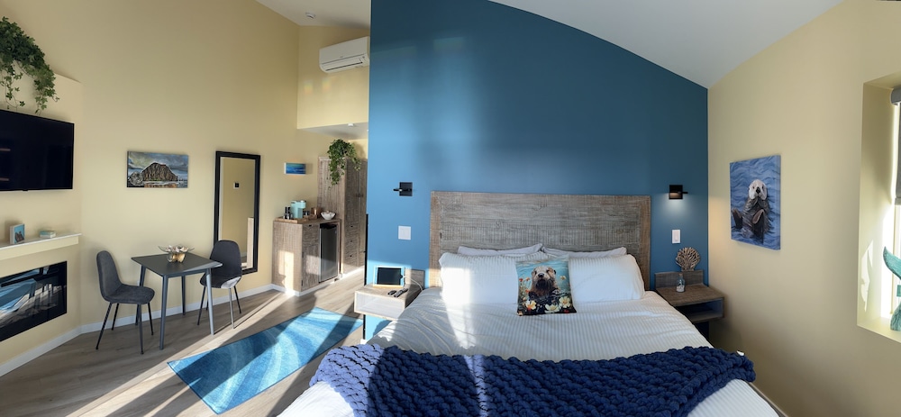 Panoramic Room, 1 King Bed, Fireplace, Ocean View photo 2
