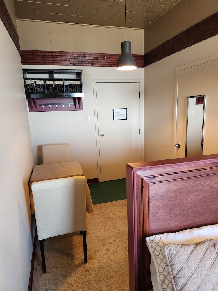 Standard Room, 1 Queen Bed, Private Bathroom, Sea View photo 3