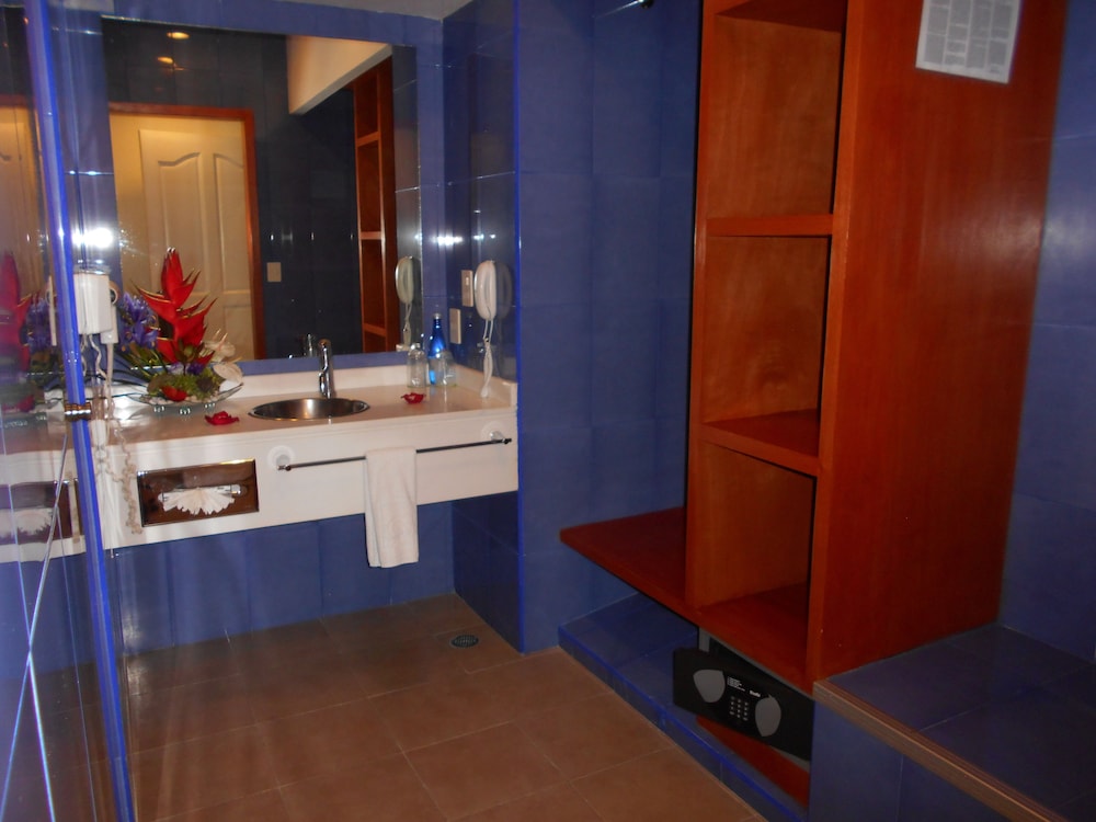 Standard Room - Photo 9