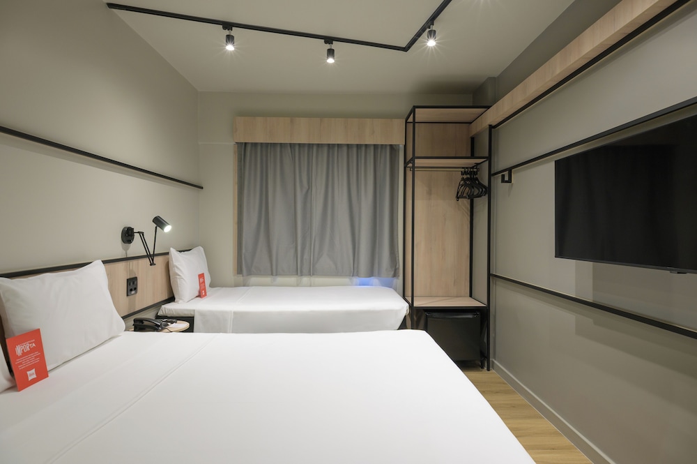 Room, Multiple Beds photo 2