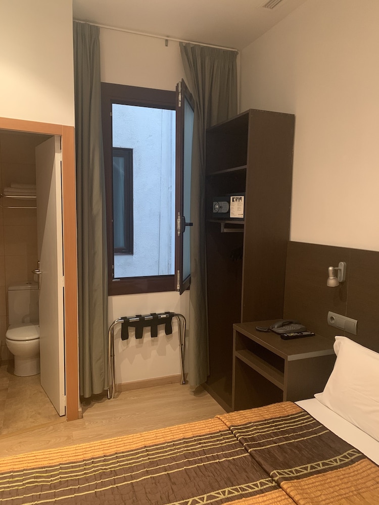 Basic Double Room (Interior) photo 2