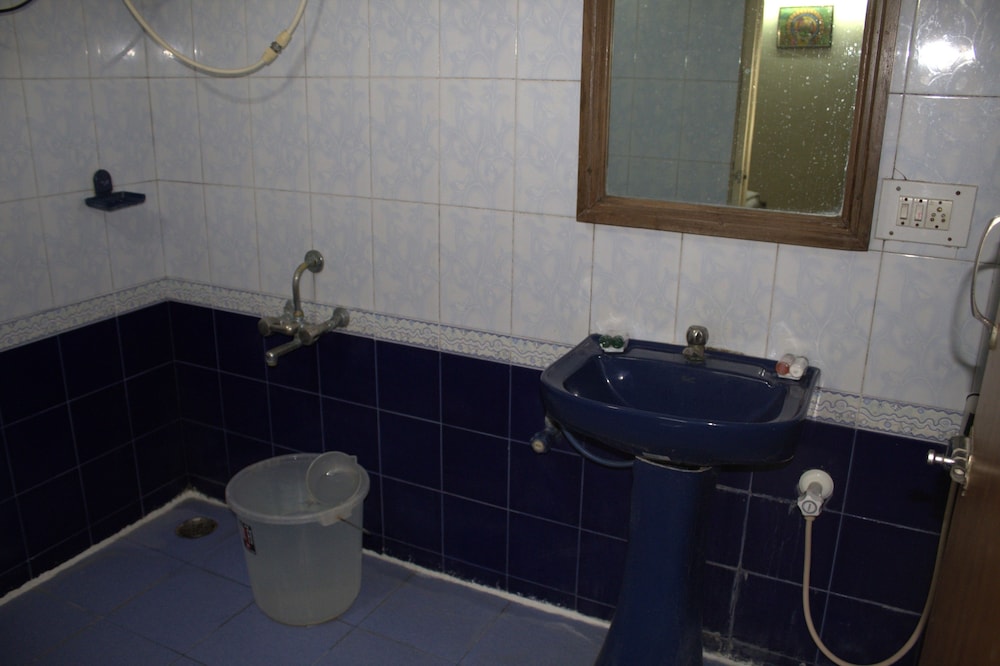 Deluxe Room - Photo 11