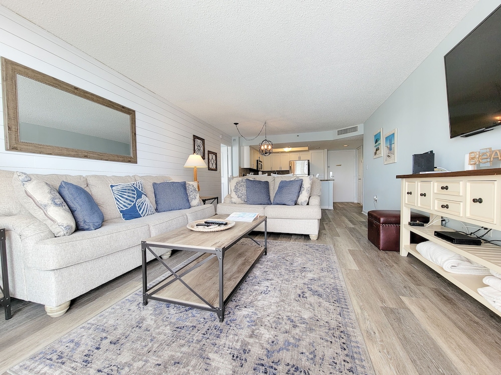Condo, 2 Bedrooms