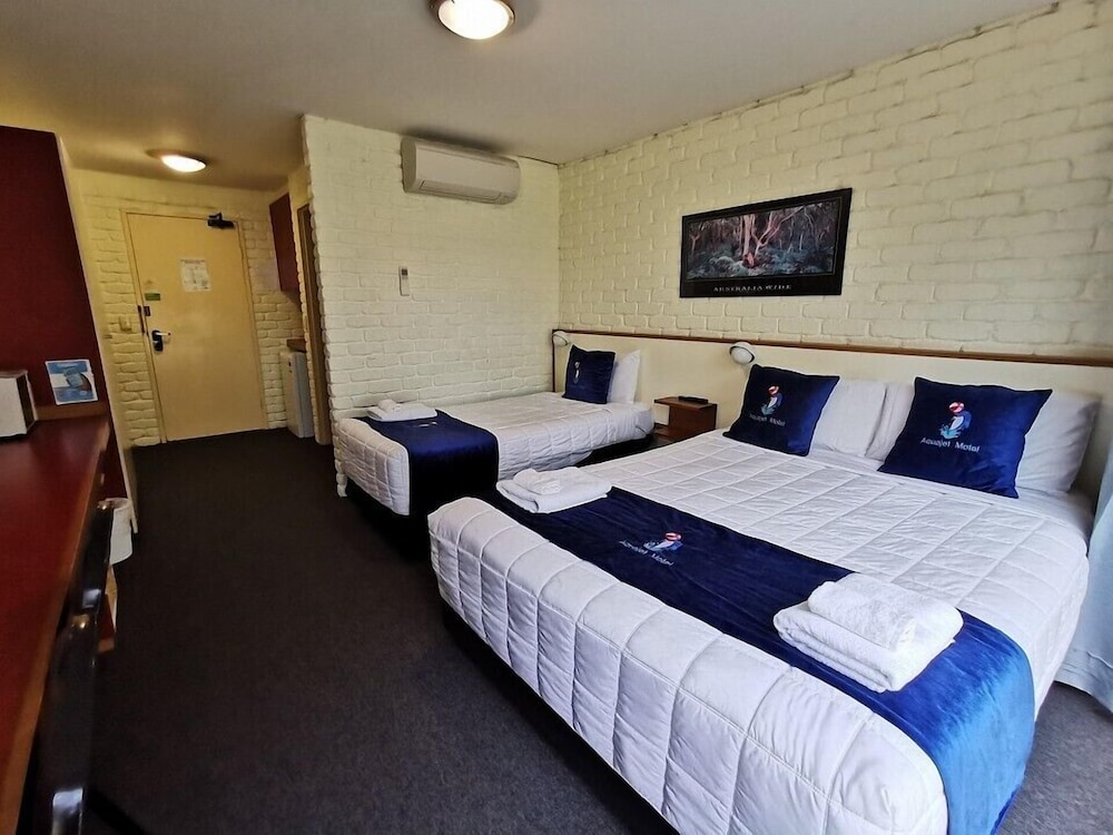 Standard Twin Room - Photo 2