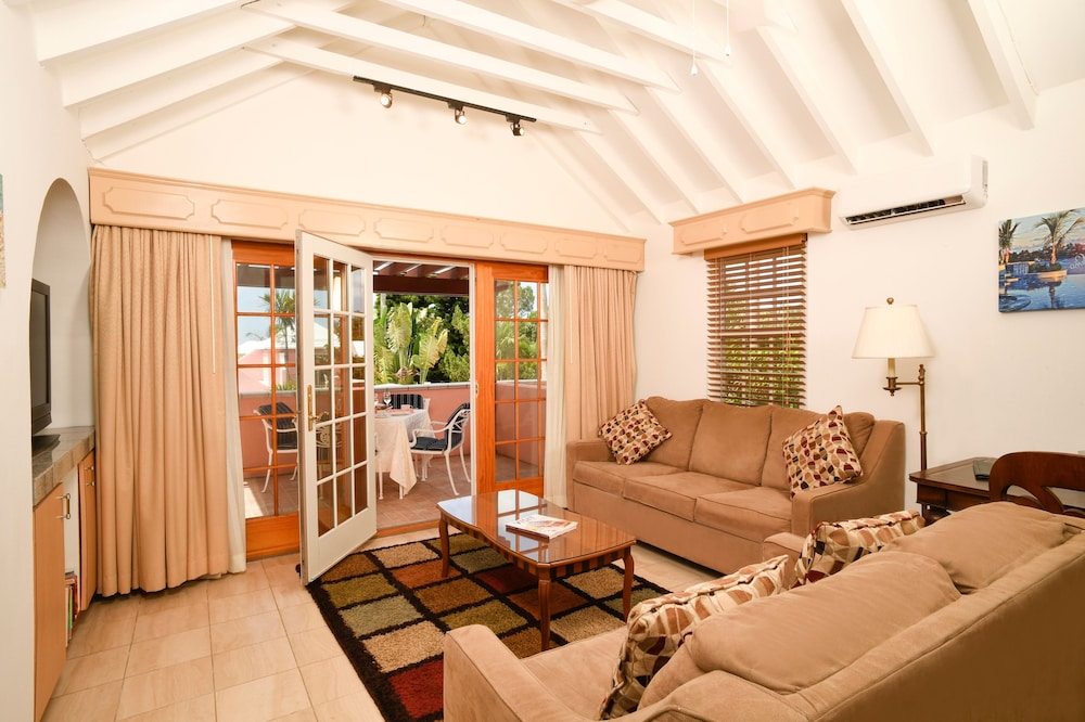 Studio Suite, 1 Bedroom photo 2