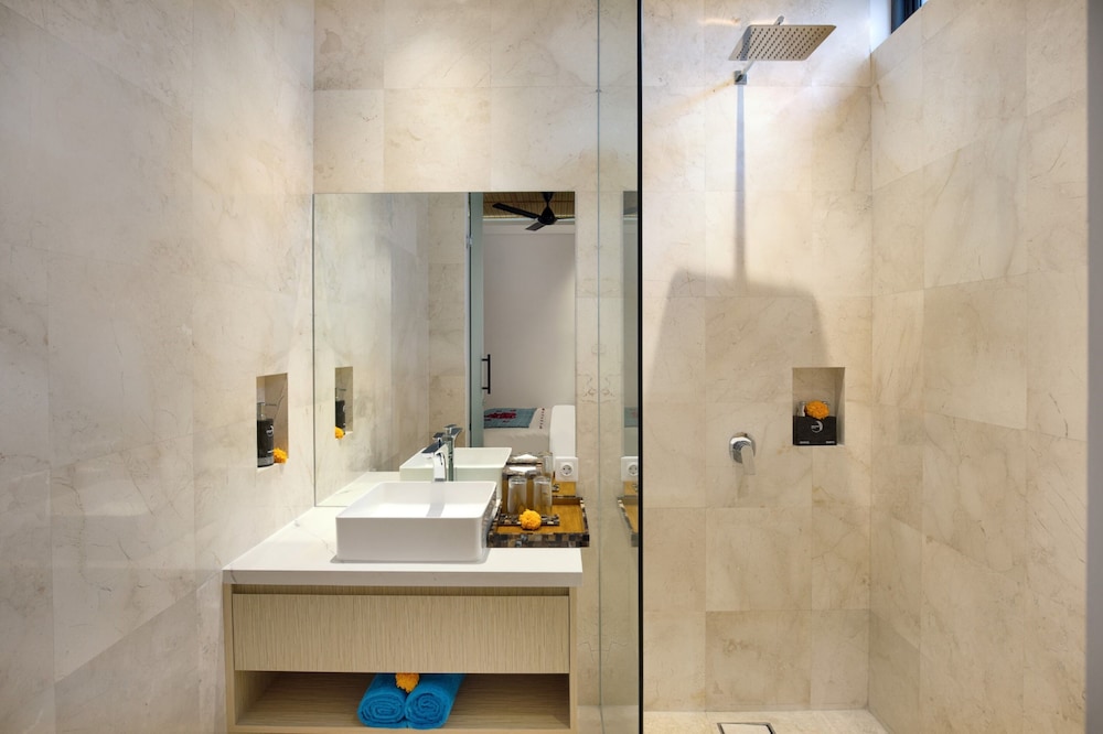 3 Bedroom Villa with Private Pool & Bathtub - Photo 27
