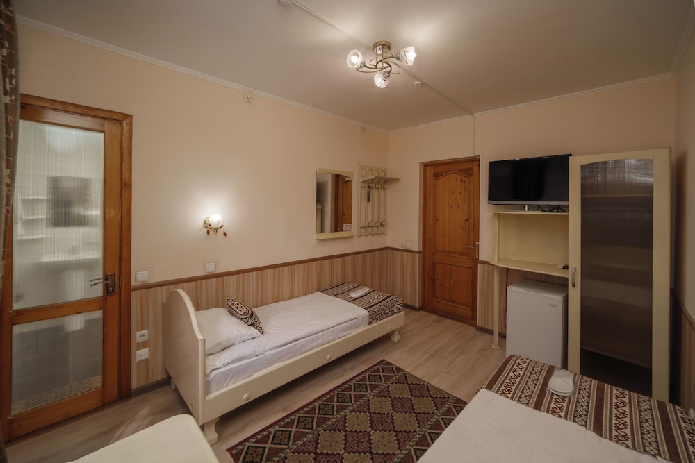 Standard Twin Room, City View