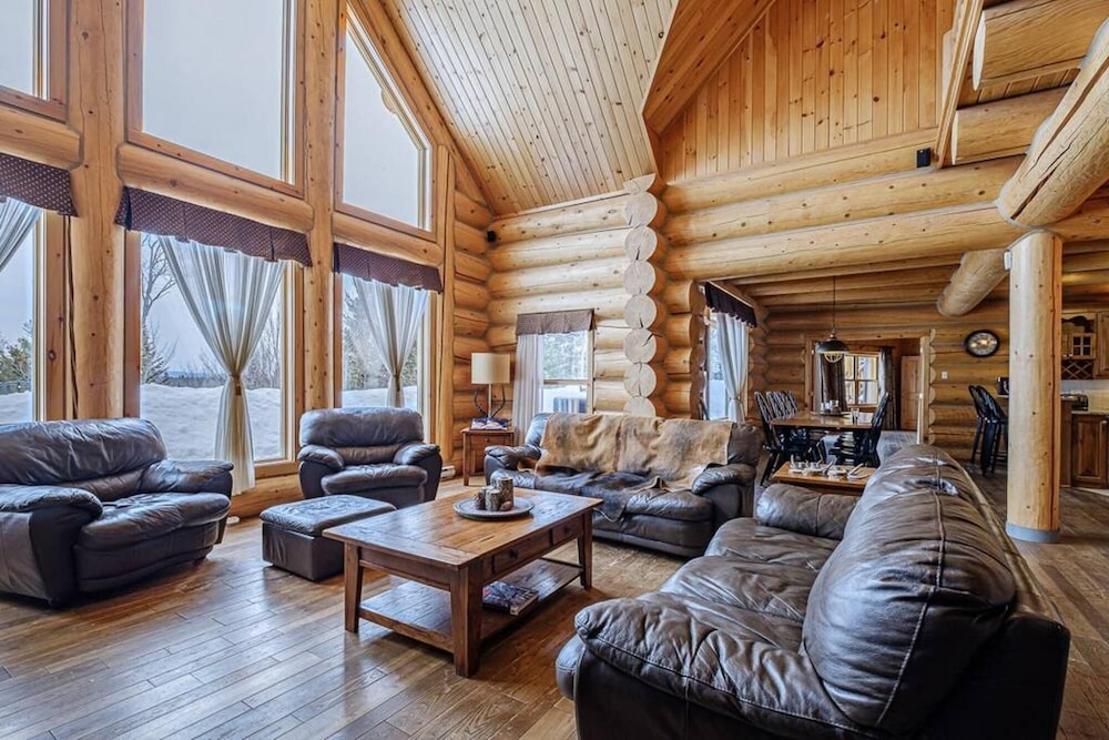 Executive Plus 89 - Luxurious log Home With Private hot tub Pool Sauna and Close to Activities, Photo 6
