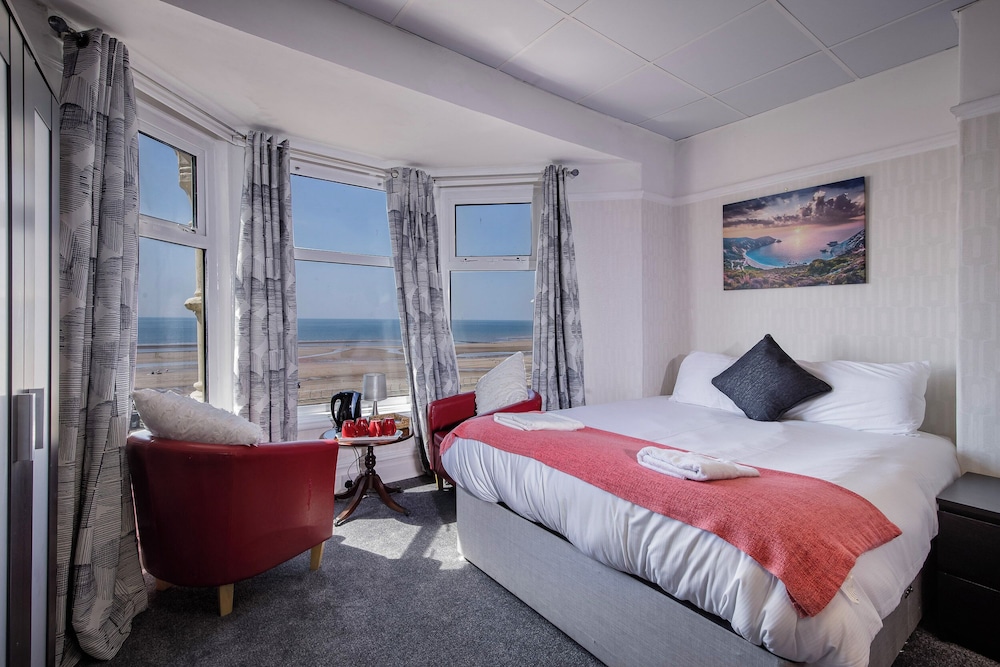 Family Quadruple Room, Beach View