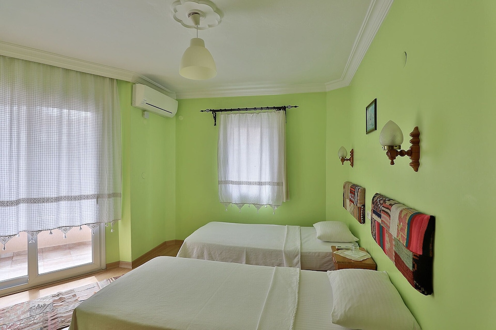 Standard Double Room - Photo 10