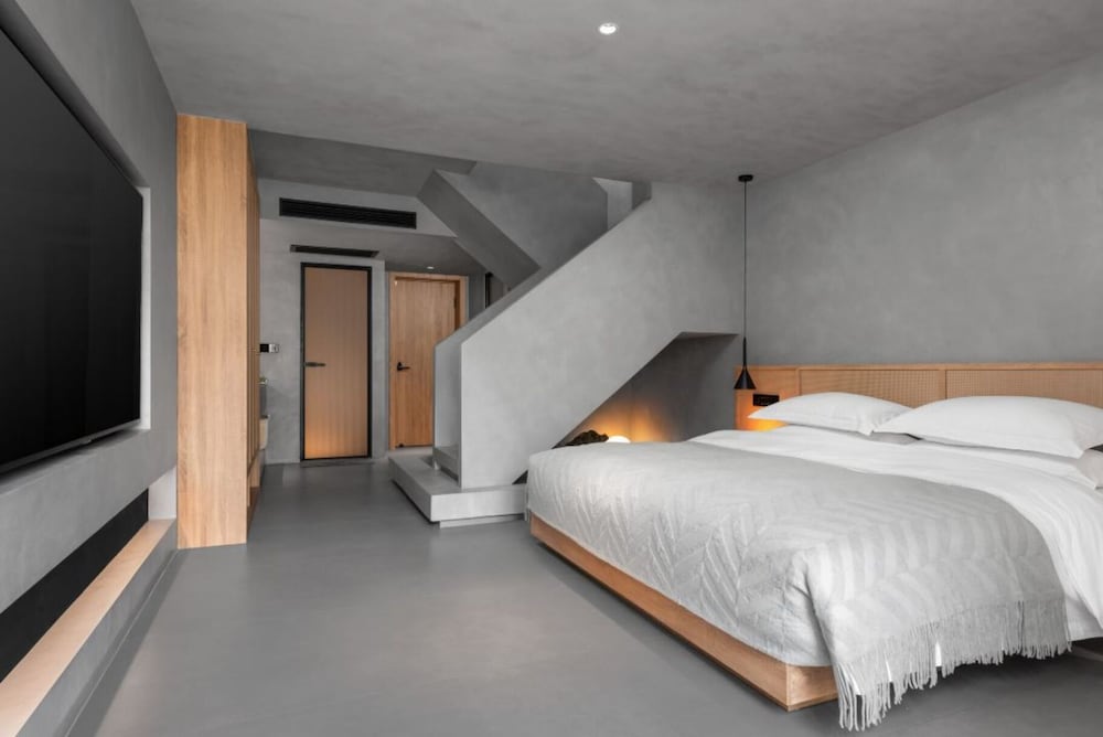 Superior Suite, 3 Bedrooms, Refrigerator, Courtyard View