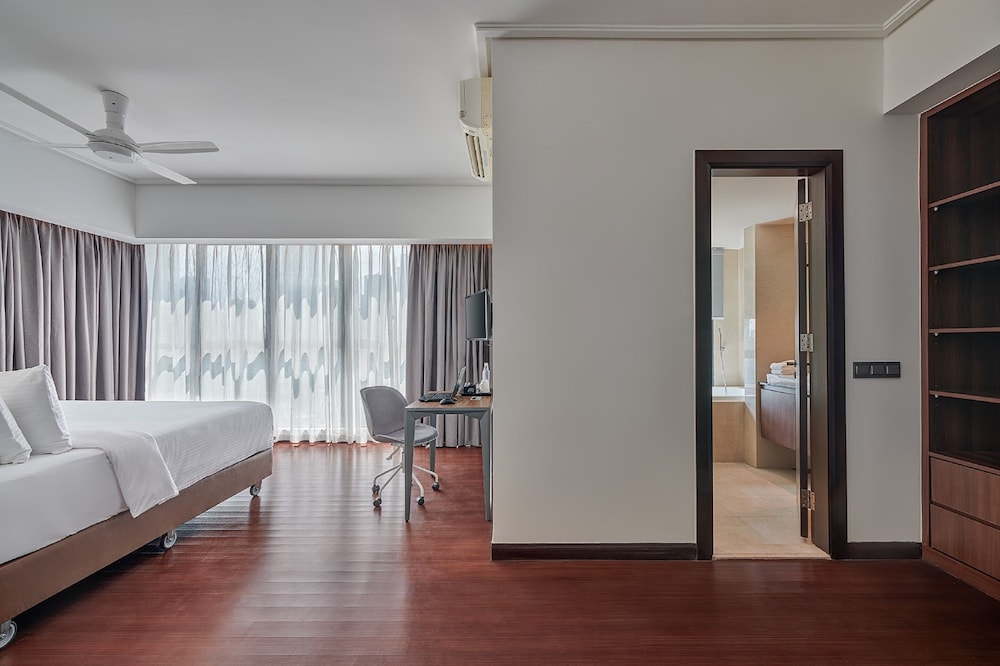 Superior Double Room, 1 King Bed, Private Bathroom, Mountain View photo 2
