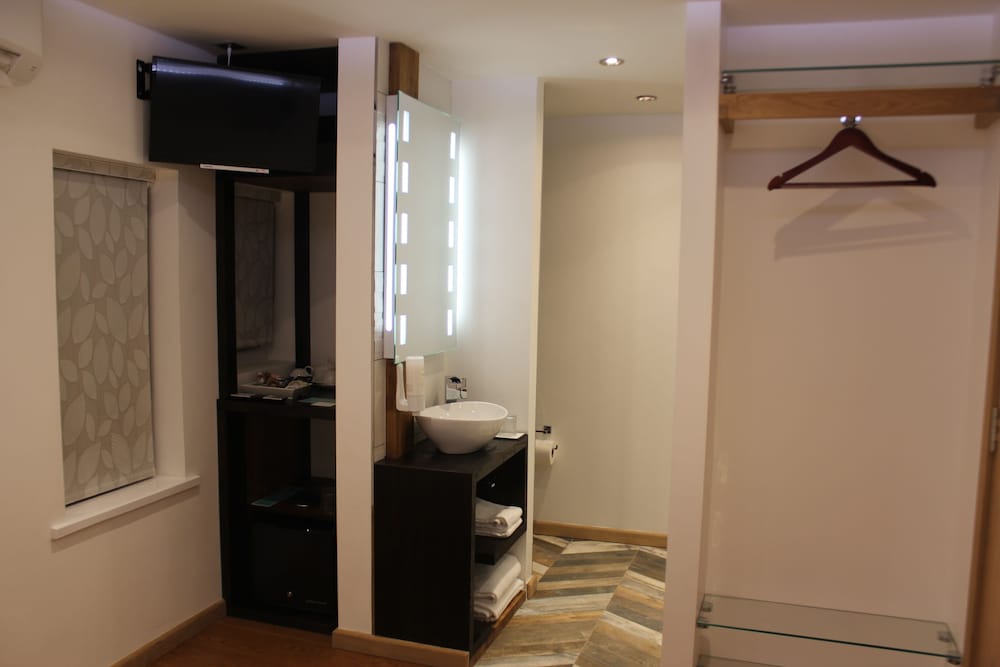 Basic Double Room, 1 Double Bed photo 3
