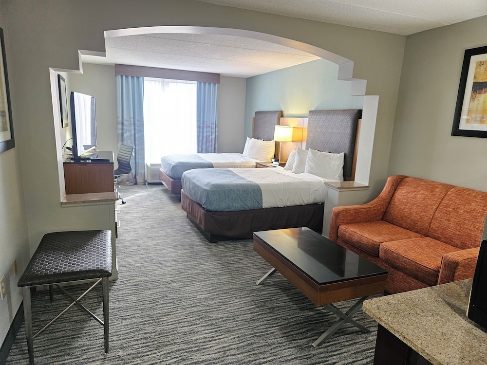 Suite, 2 Double Beds, Non Smoking - Photo 1