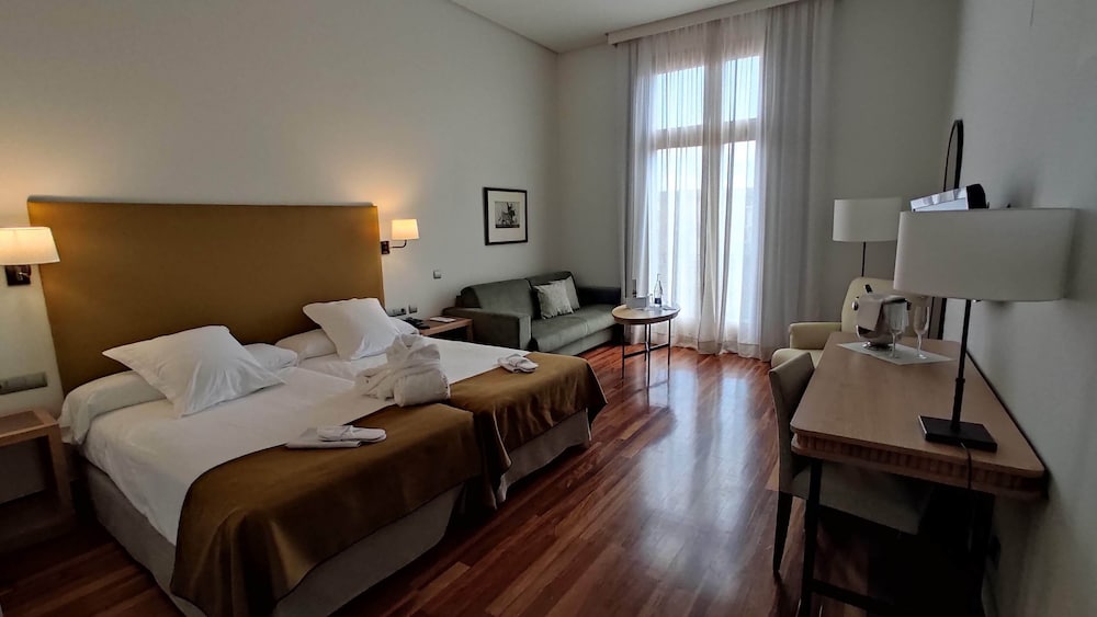 Superior Twin Room, 2 Twin Beds - Photo 2