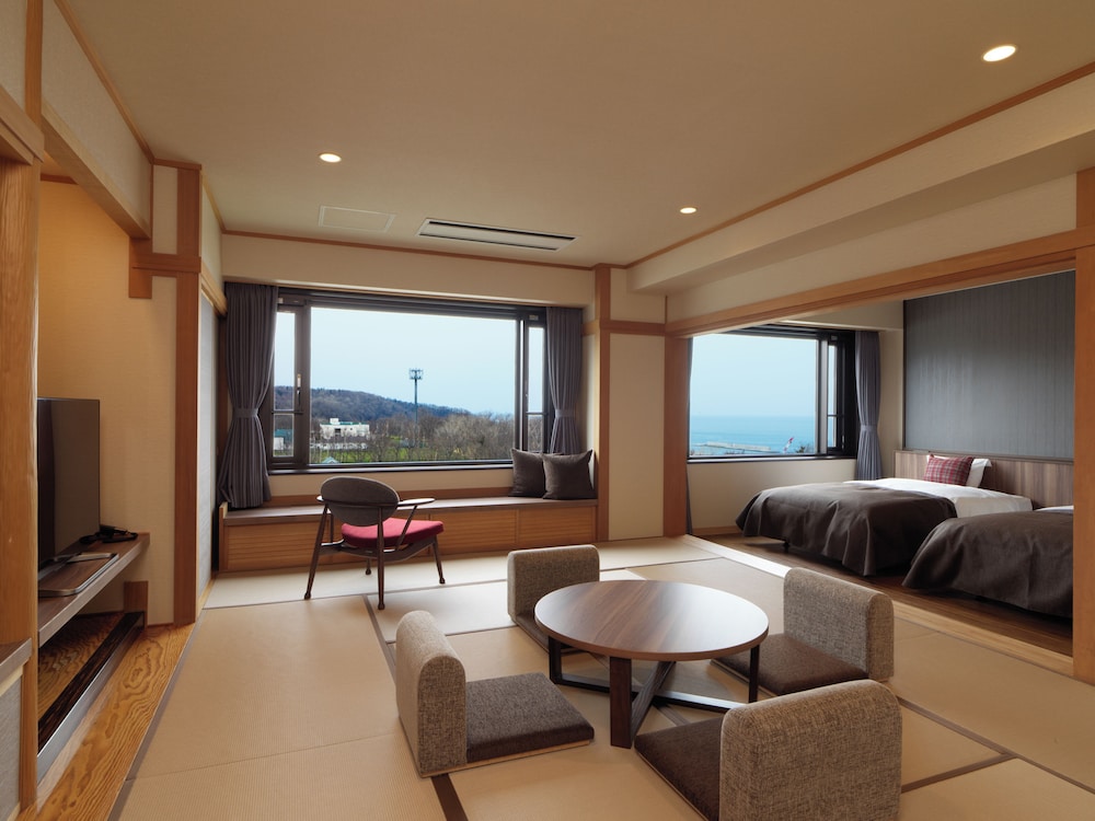High Floor Sunset Deluxe Room up to 8 people