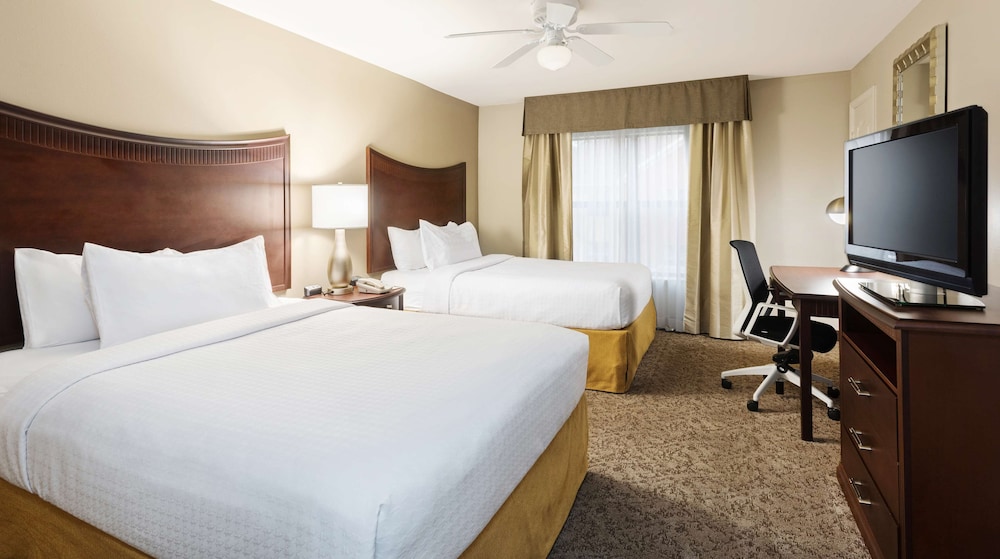 Suite, 2 Queen Beds, Non Smoking - Photo 2