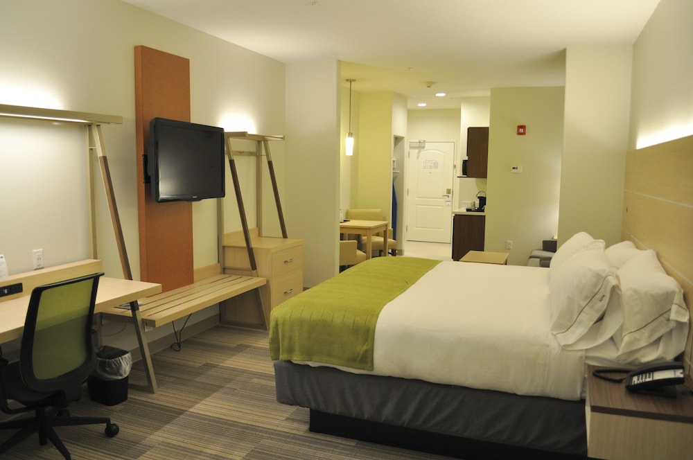Standard Room, 1 King Bed, Accessible (Hearing, Mobility) photo 2