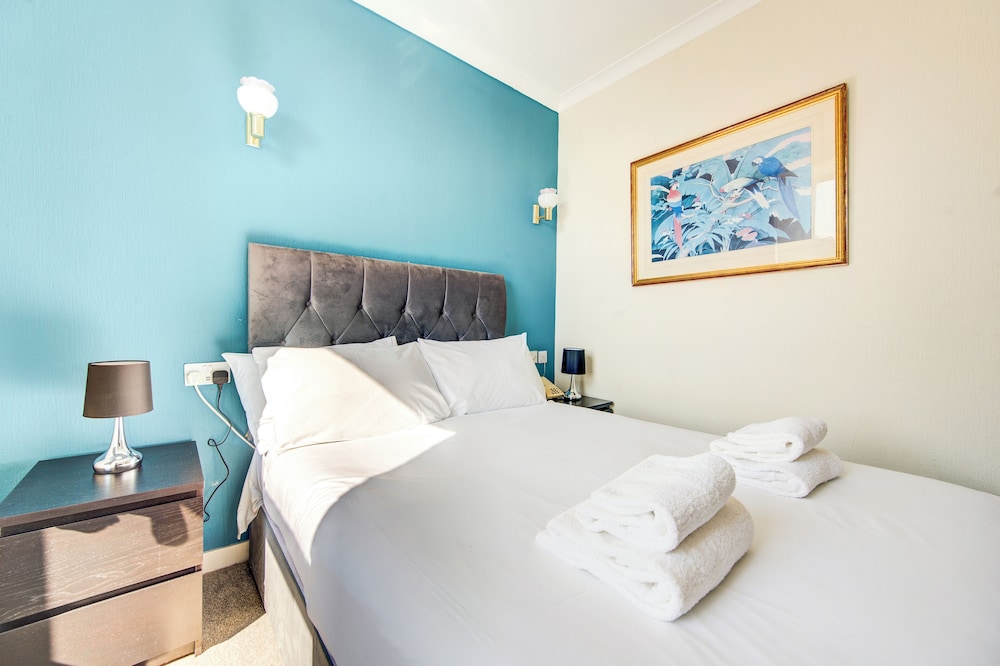 Standard Double Room - Photo 8