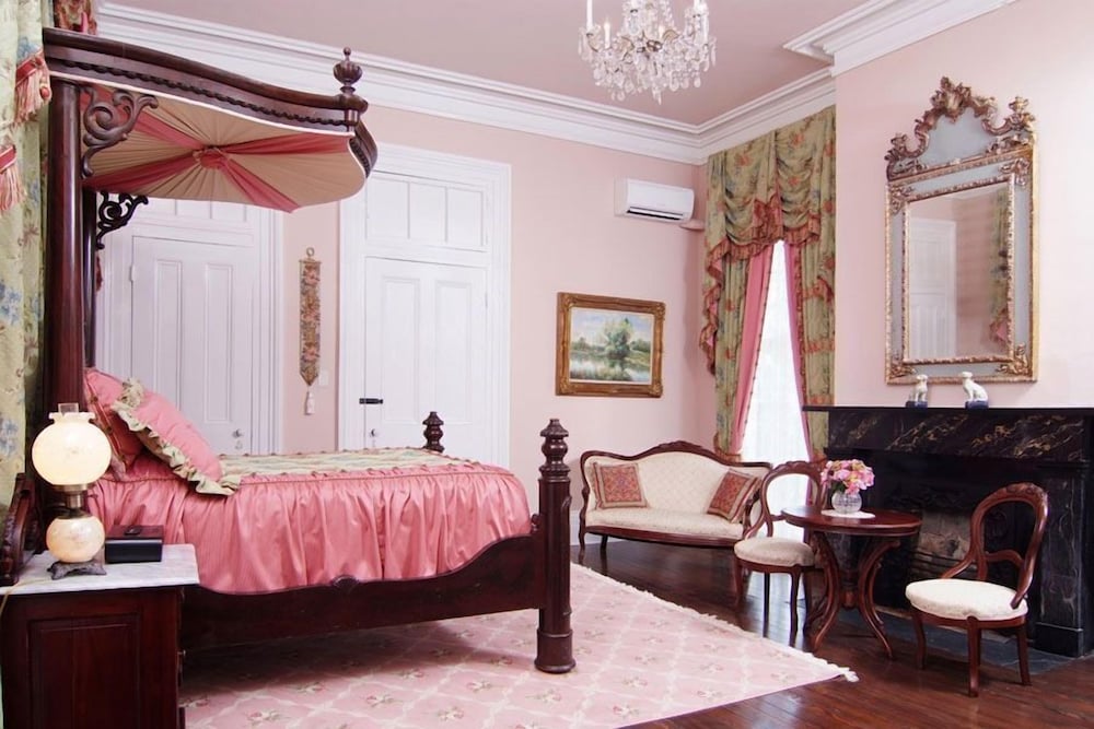Standard Room, 1 King Bed, Non Smoking photo 1