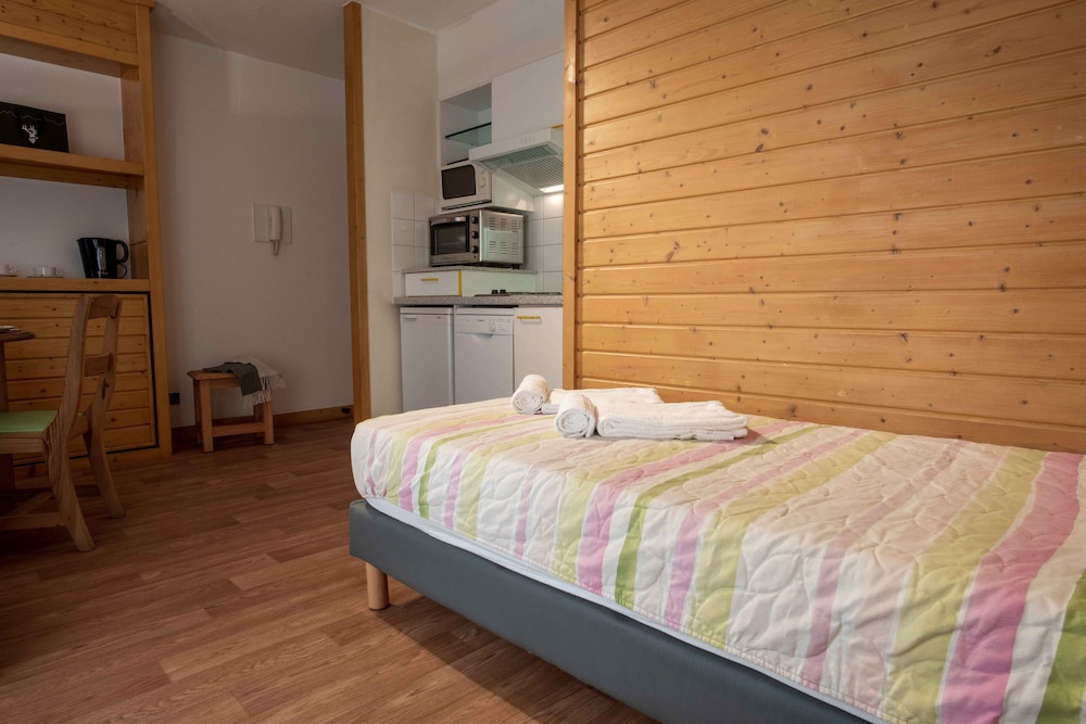 Studio, 1 Twin Bed, Balcony photo 2